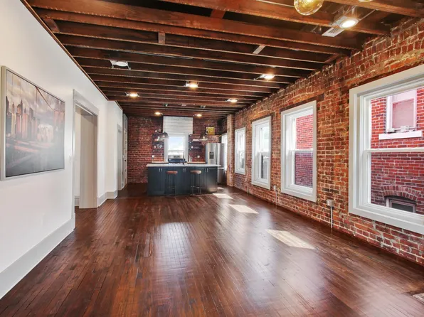 2114 E 10th St, Kansas City, MO 64127