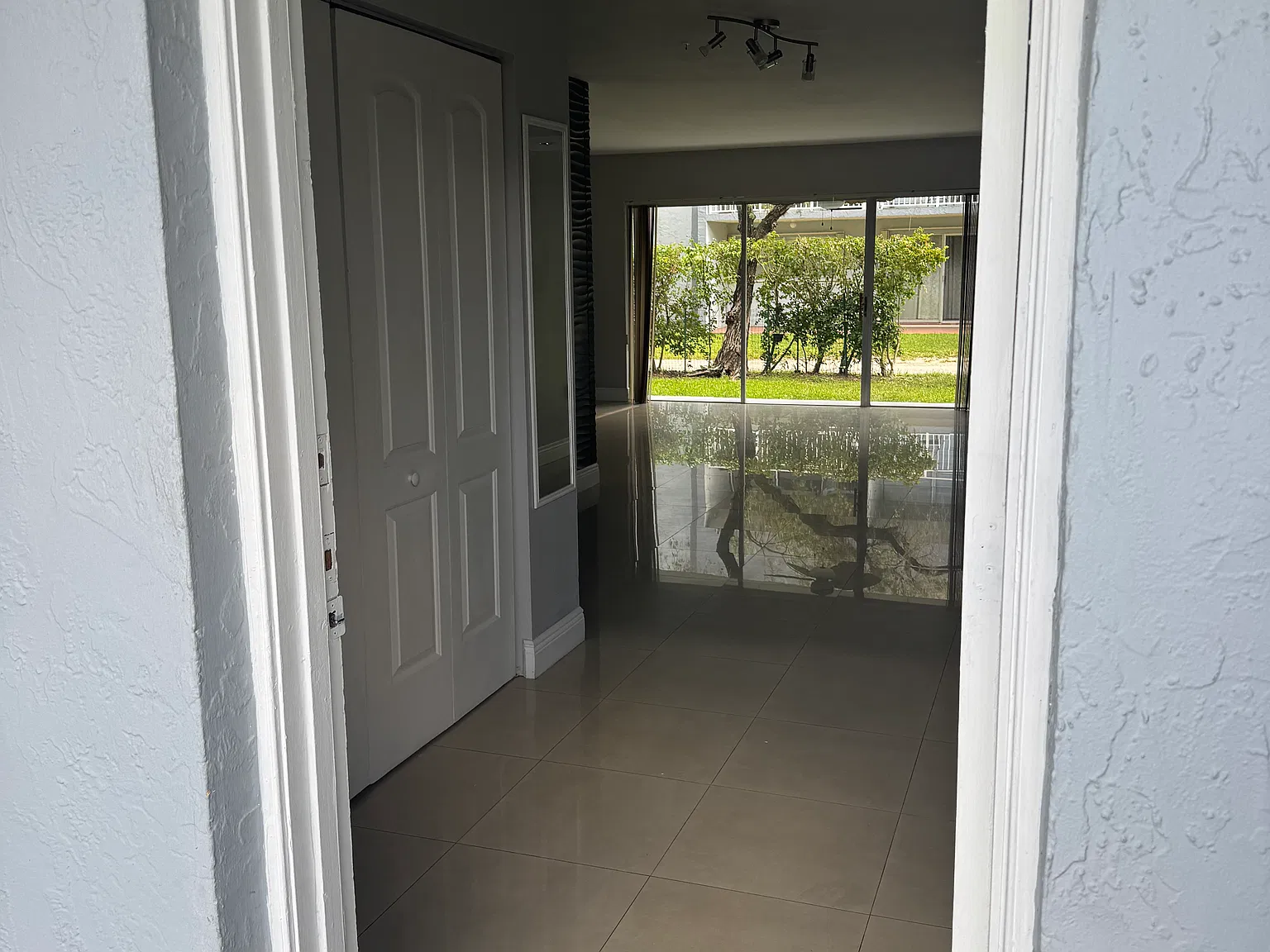 9373 Fontainebleau Blvd — Photo 1