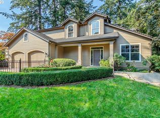 1325 Ravenwood Dr, Eugene, OR