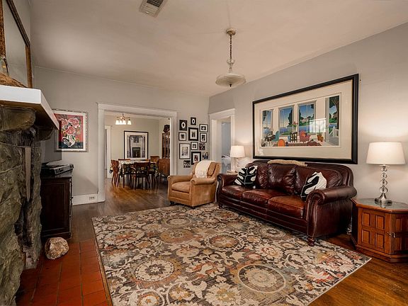 5th image of 454 N Willett St