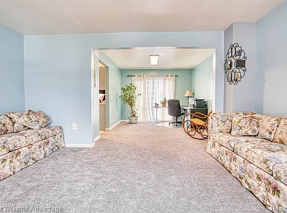4th image of 33529 Rhonswood St