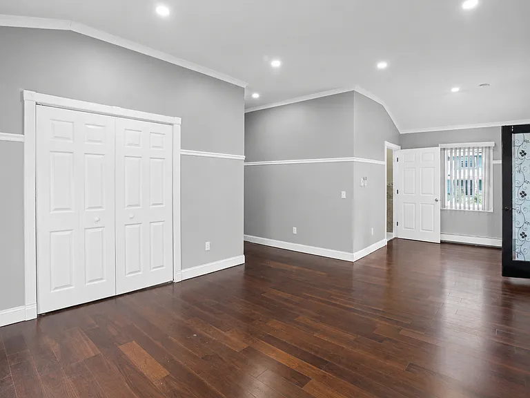 40 Olney Ave — Photo 16