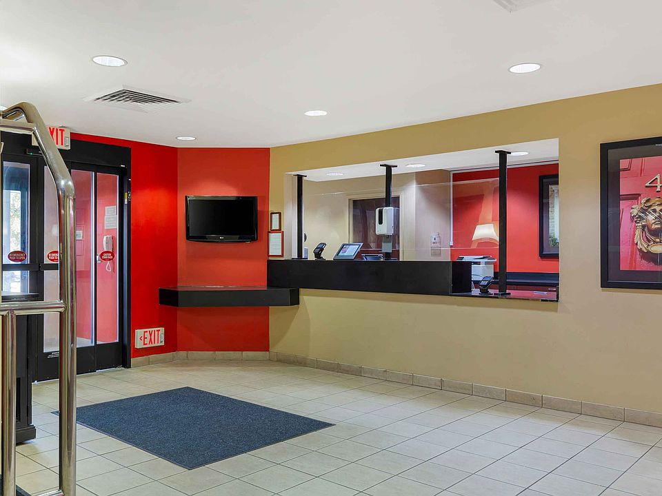 Lobby and Guest Check-in