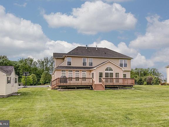 3rd image of 3558 Weller Dr