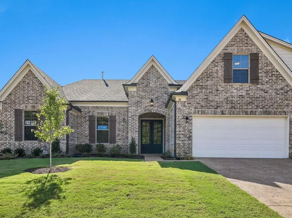 90 Ridgefield Dr, Oakland, TN 38060