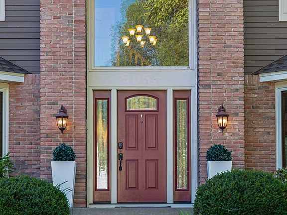 4th image of 5955 Parkwood Dr