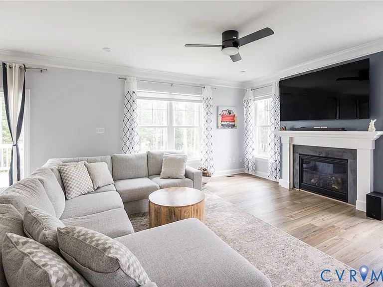 11585 Kings Pond Dr — Photo 3