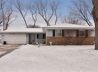 850 Sheldon Ave, Aurora, IL 60506