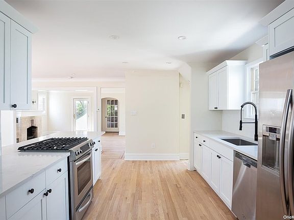 3rd image of 53 Hollywood Ct