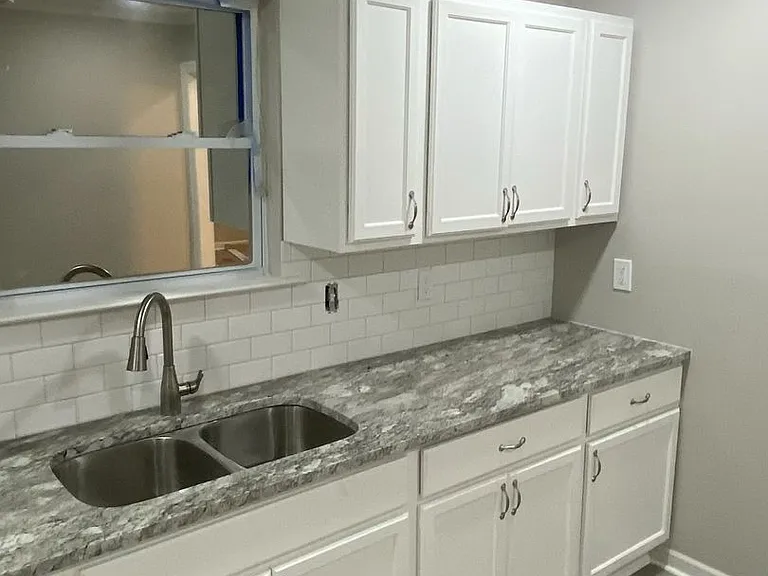5212 Jackson Ave — Photo 3