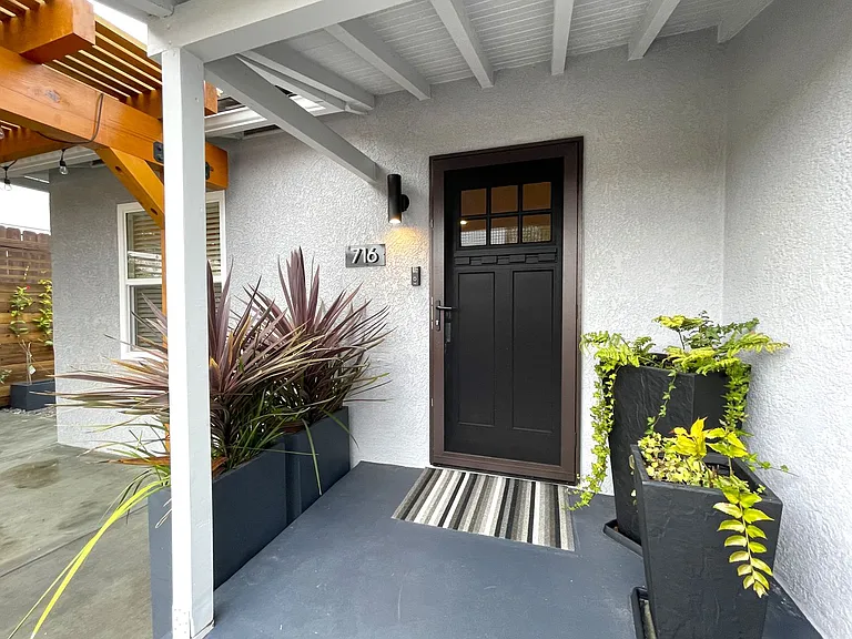 716 W Upas St — Photo 2