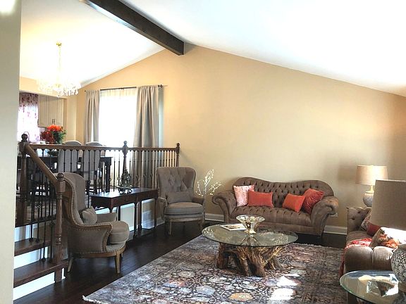 3rd image of 12148 Forestview Dr