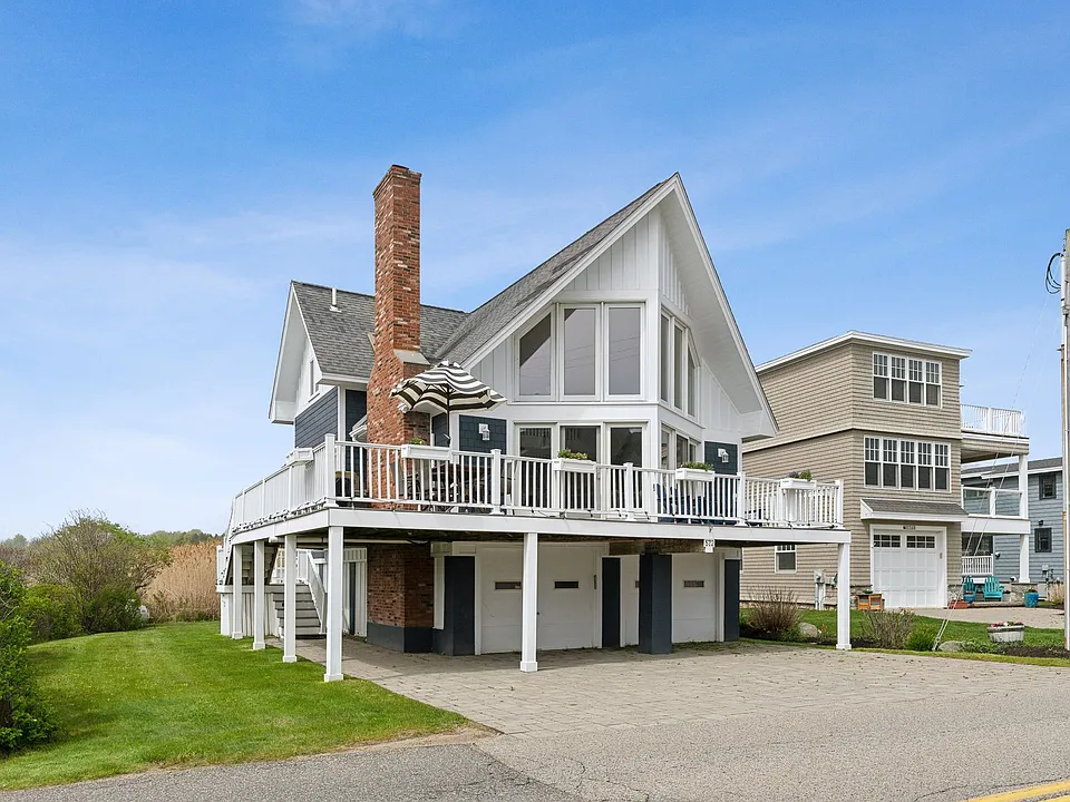 572 Ocean Ave