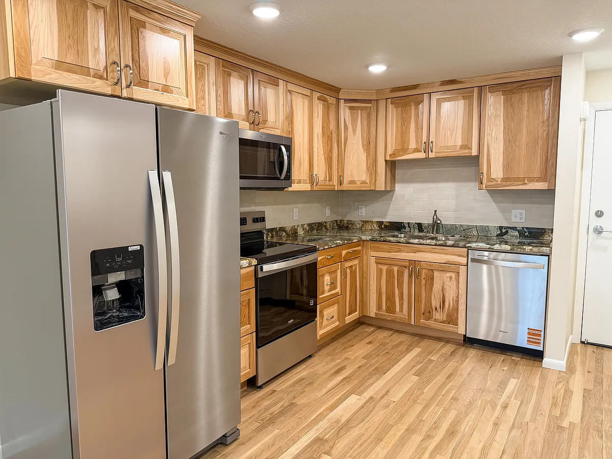 Building Photo - 1032 E 400 S #203B