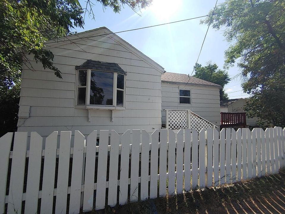 2nd image of 1036 4th St