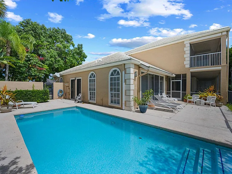 11875 Pebblewood Dr #201 — Photo 34