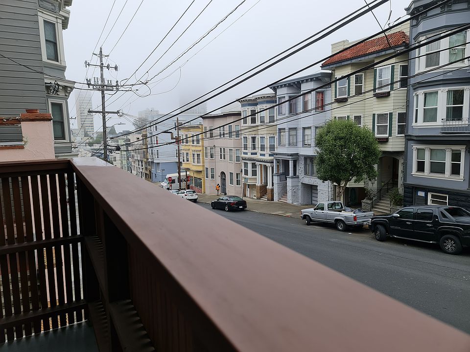Building Photo 4