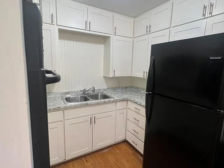 100A Hilltop Dr — Photo 11