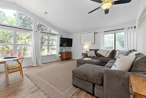152 Manresa Rd Photo 1