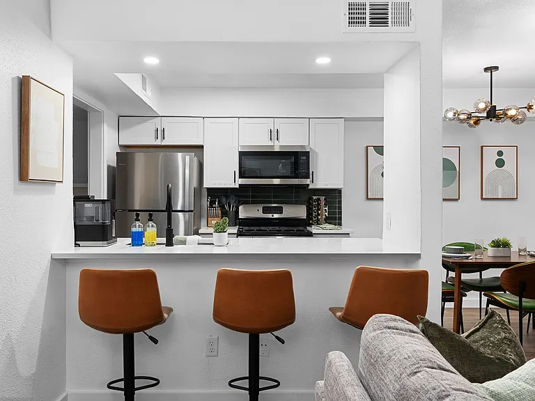 Southport Dr — Photo 14