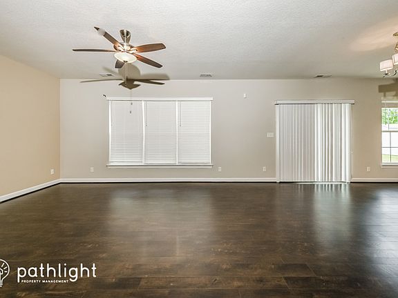 4th image of 225 Courtney Ln