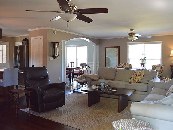 5th image of 104 Yorke Dr