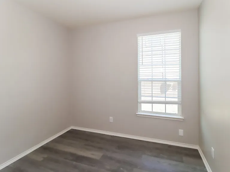 124 Carrington St — Photo 13