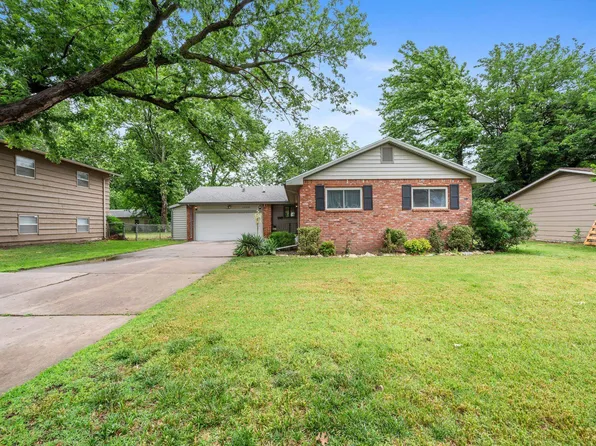 7628 W 11th St N, Wichita, KS 67212