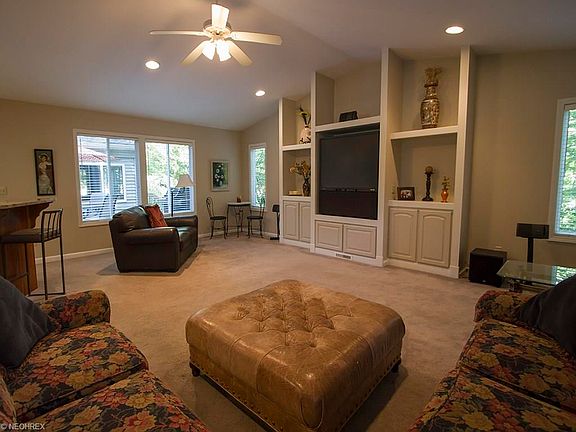 4th image of 25390 Brittany Cir