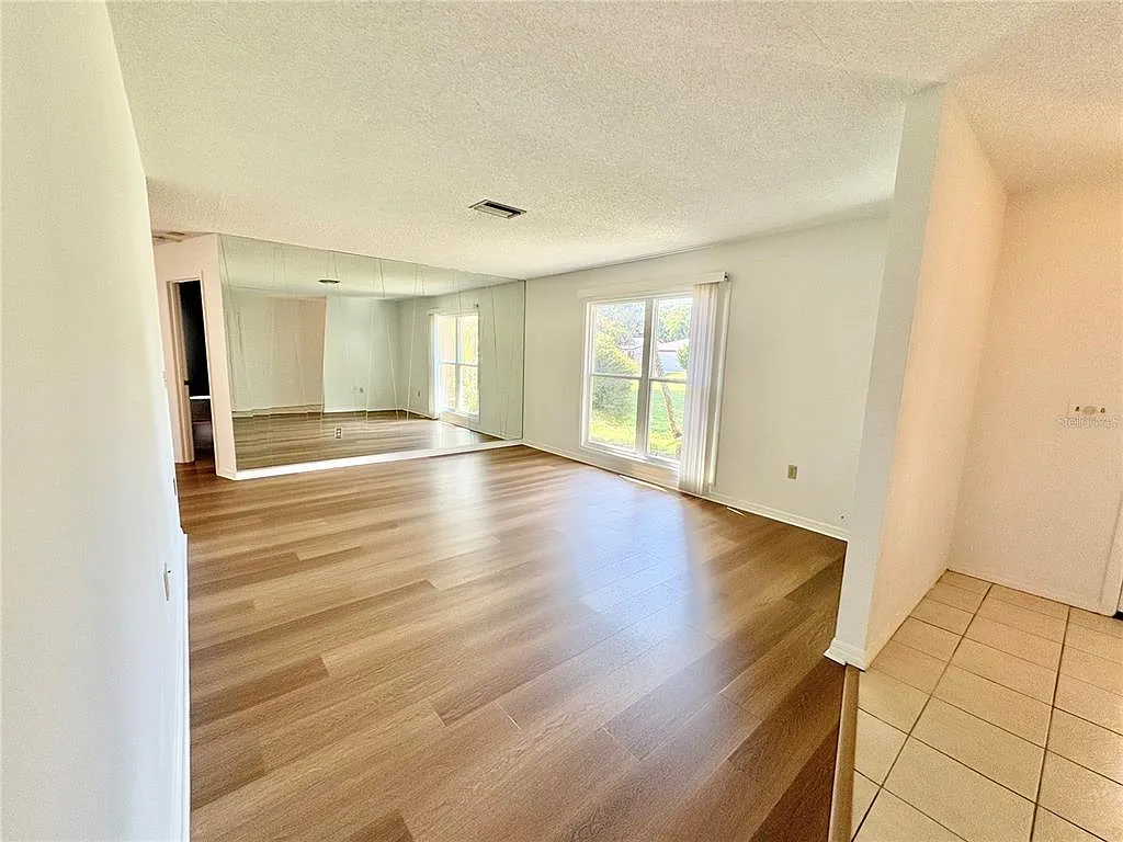 3 bed, 2.0 bath, 1829 sqft, $2,850 — Photo 3