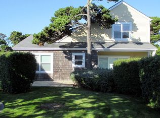 1415 Alder Ct, Bandon, OR 97411