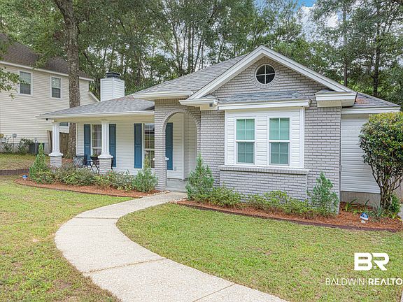 3rd image of 106 Avon Cir E