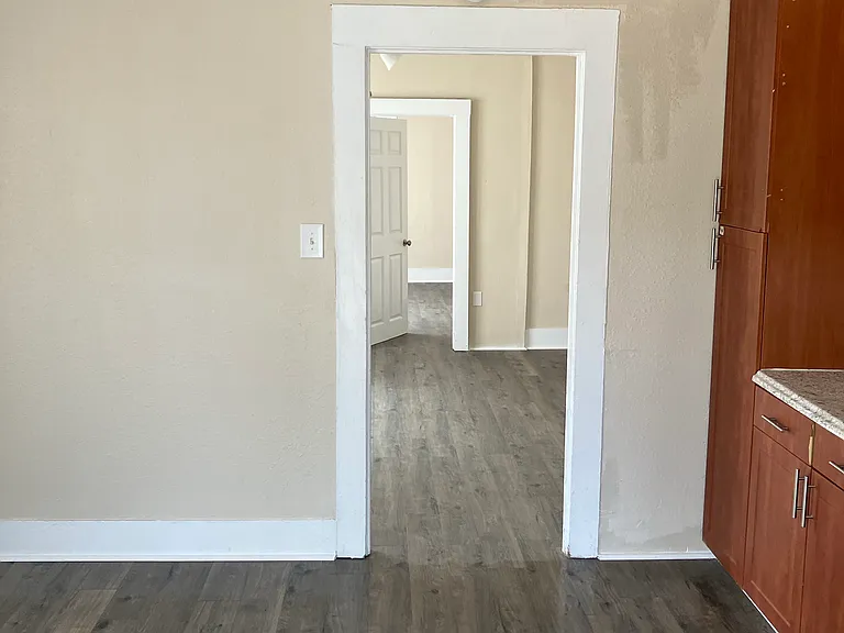 230 W Lee Ave — Photo 16