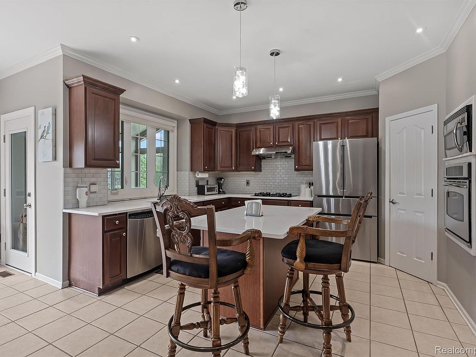 48495 Central Park Dr, photo 12