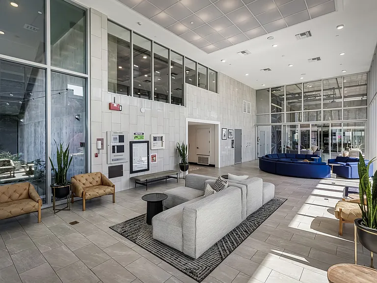 Fusion Hollywood - Lobby