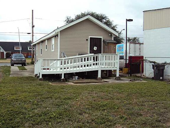4th image of 5223 N Claiborne Ave