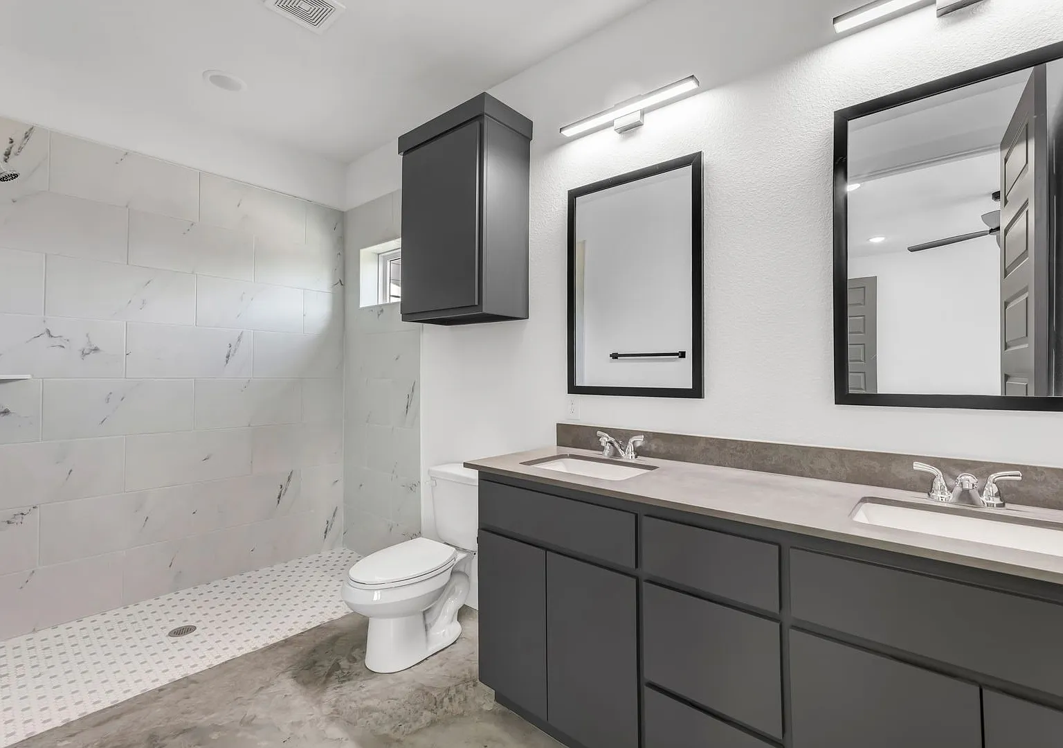 Pre-Lease Fall 2027 Luxury Home In South College Station — Photo 4