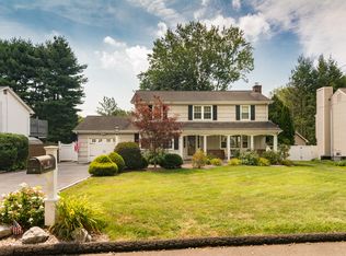 196 Woodridge Dr S, Stamford, CT 06902