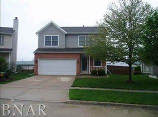 22 Vermont Ave, Bloomington, IL 61701