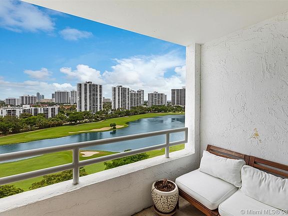 5th image of 20355 NE 34th Ct APT 1422