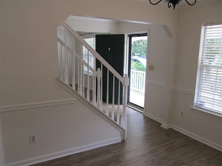 317 Tarneywood Dr — Photo 4