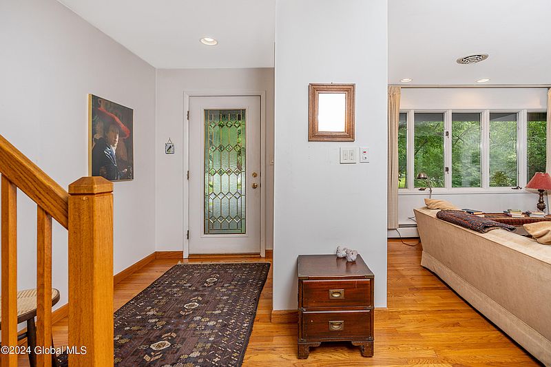 4th image of 101 Darroch Road