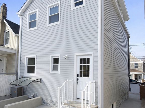 3rd image of 33 Metcalfe St #1