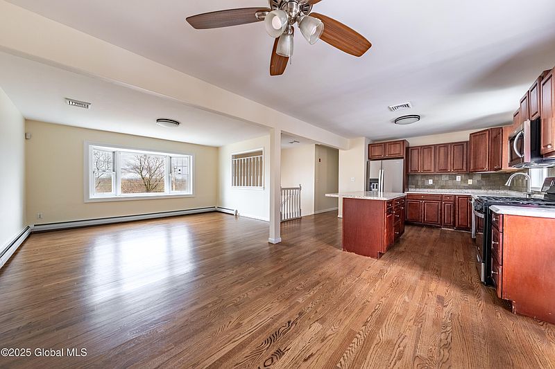 4th image of 41 Flatbush Road