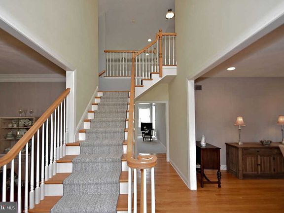 5th image of 8518 Parkwood Ln