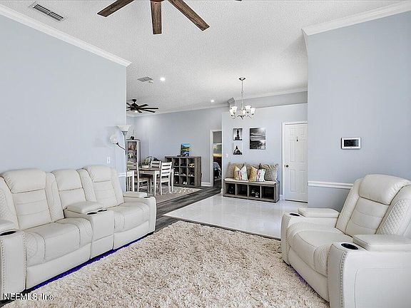 5th image of 12295 Country Cove Ct
