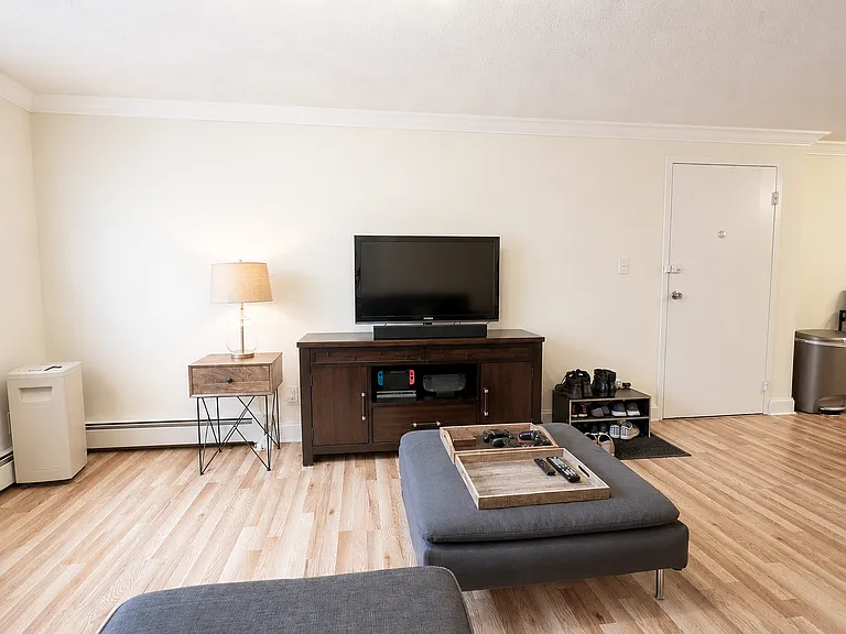 1105 Lexington St #4-2 — Photo 10