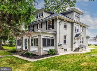 950 N Charlotte St, Pottstown, PA 19464
