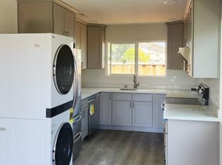 677 Macarthur Ave #A, Redwood City, CA