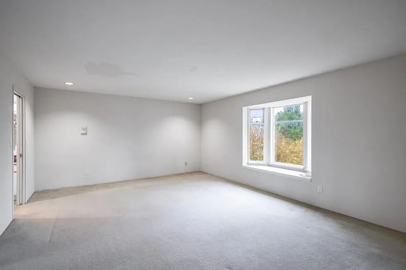 Vancouver House for rent - 4 Bedrooms — photo 5